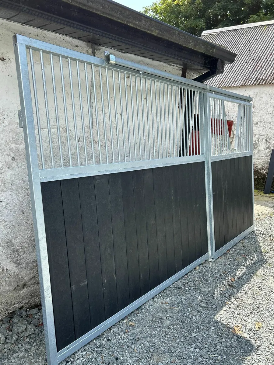 12ft (3.6m) Stable Fronts - Image 2