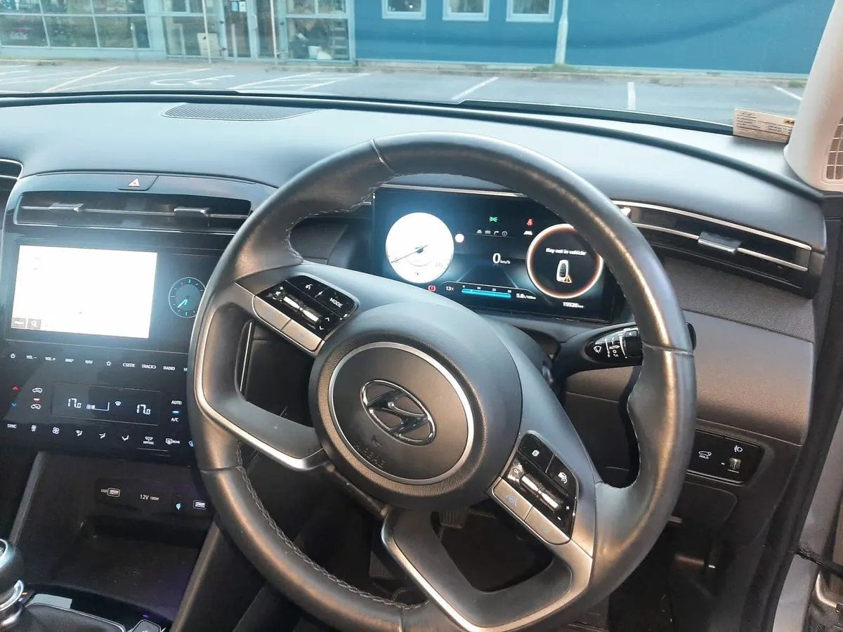 Car - Image 4