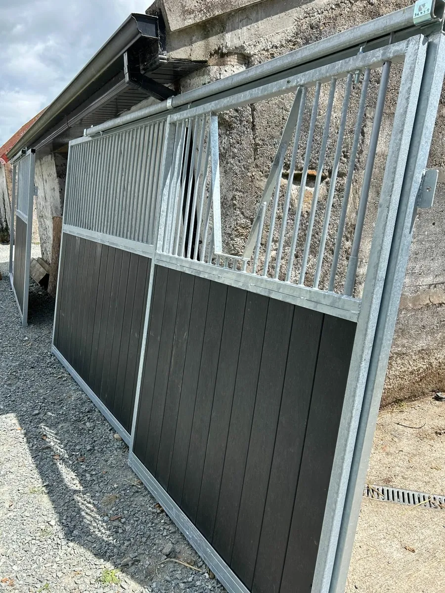 12ft (3.6m) Stable Fronts - Image 1