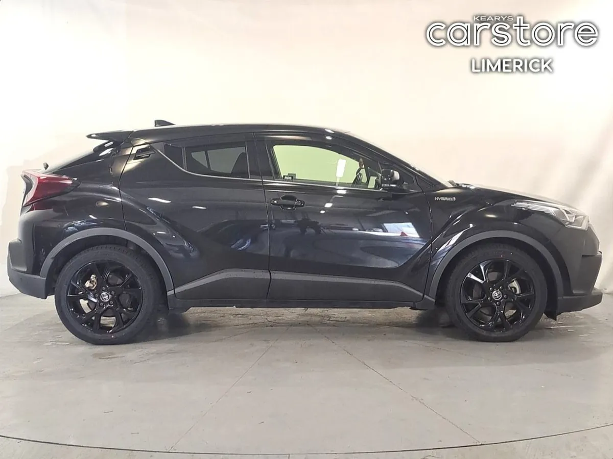 Toyota C-HR 1.8 PET Hybrid Auto - Image 2