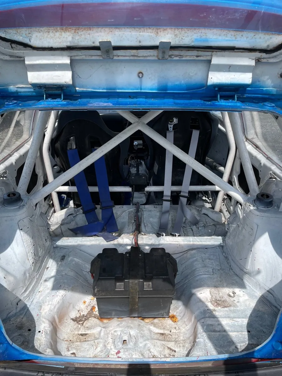 Car - Image 2