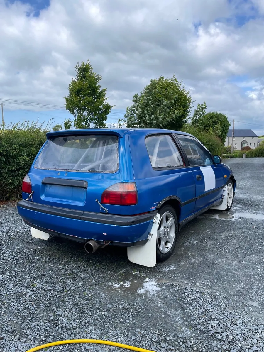 Car - Image 3