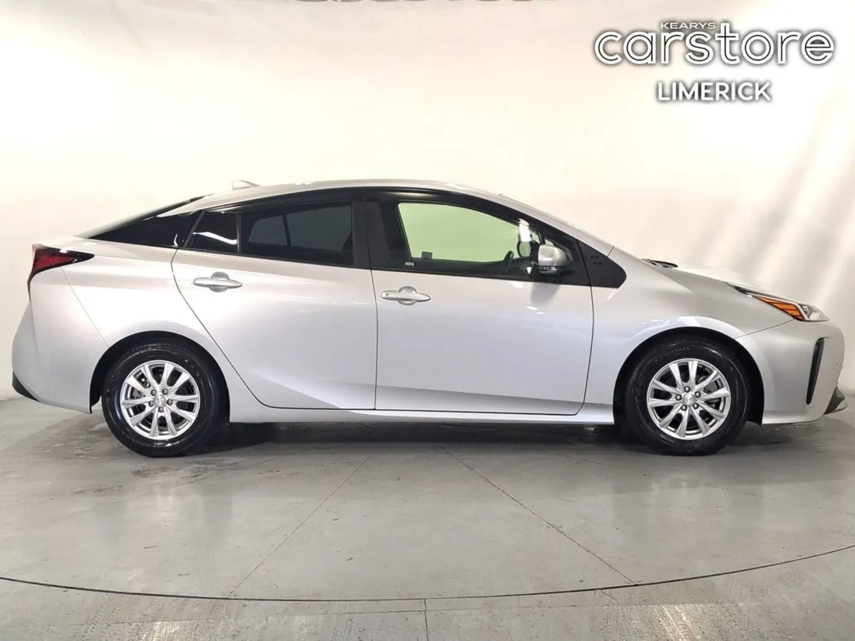 Toyota Prius 1.8 PET Hybrid - Image 2