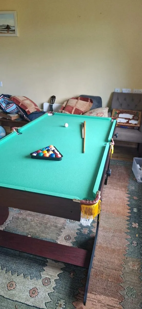 Pool table 6ft x 3 ft - Image 1