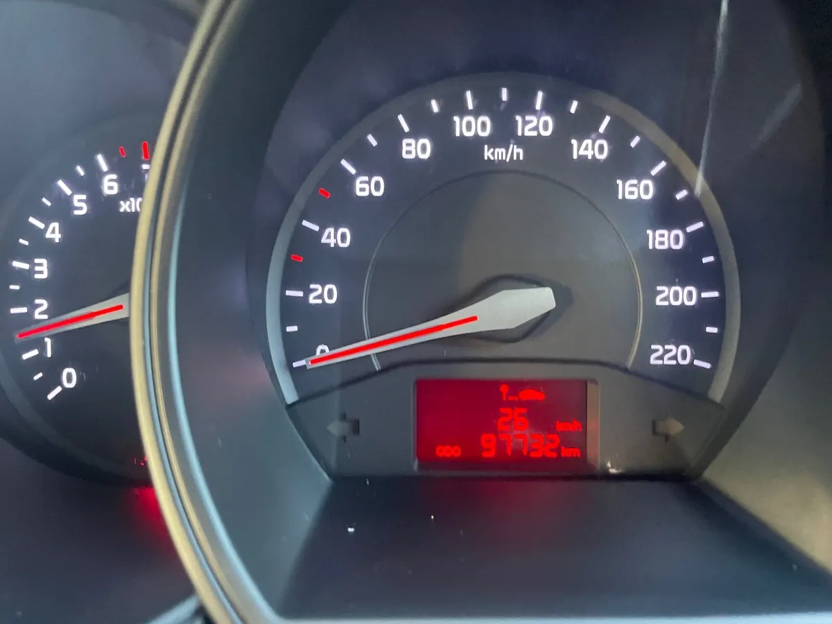 Kia Rio 2012 - Image 2