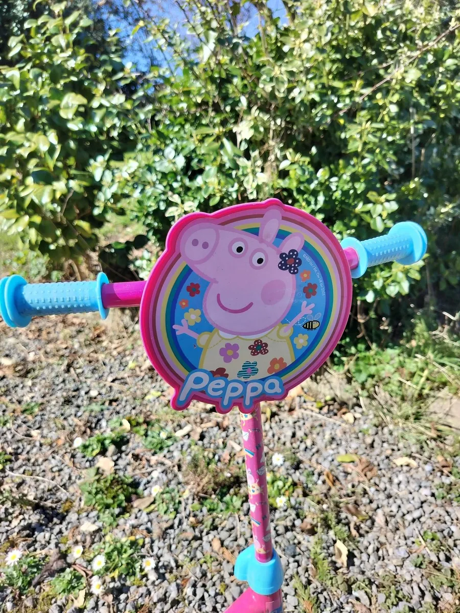 Peppa Pig scooter - Image 1