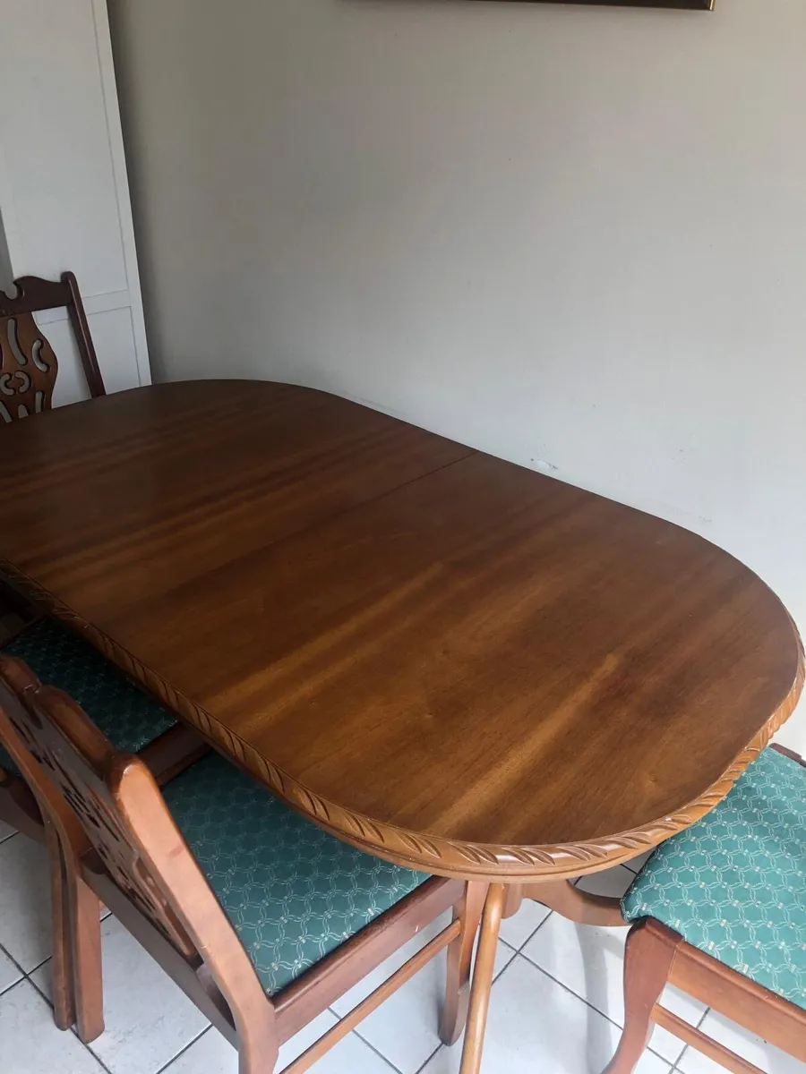 Dining table - Image 1