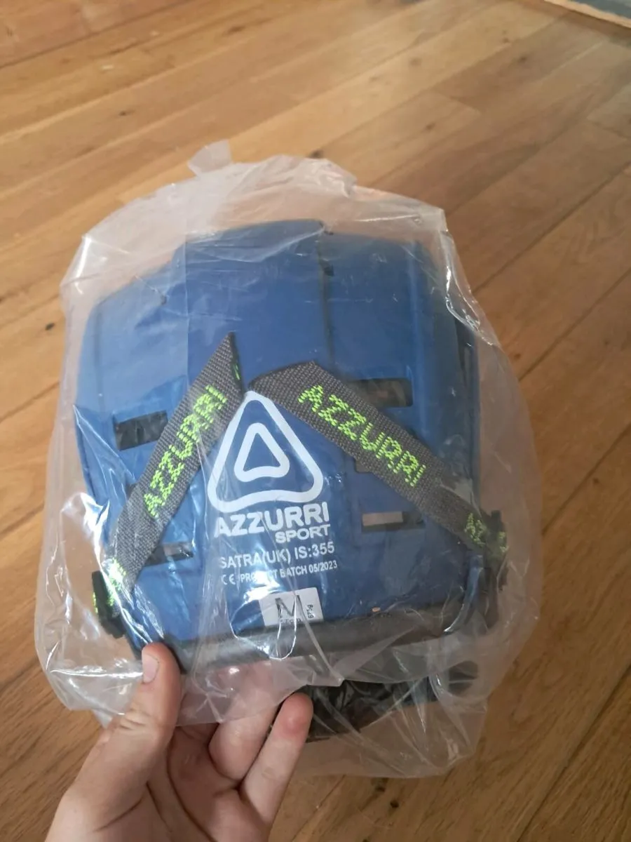 Azzurri medium helmet - Image 3