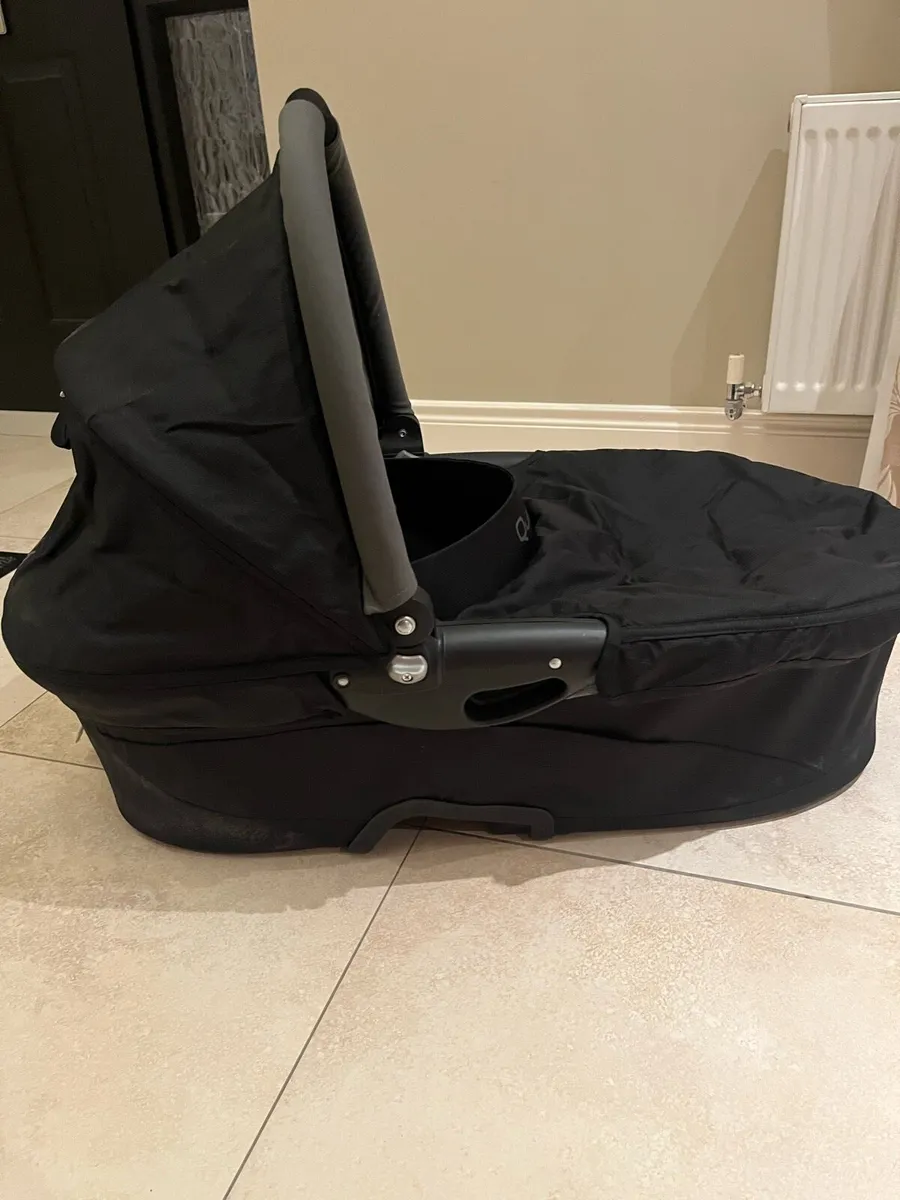 *Free Quinny Carry Cot - Image 3