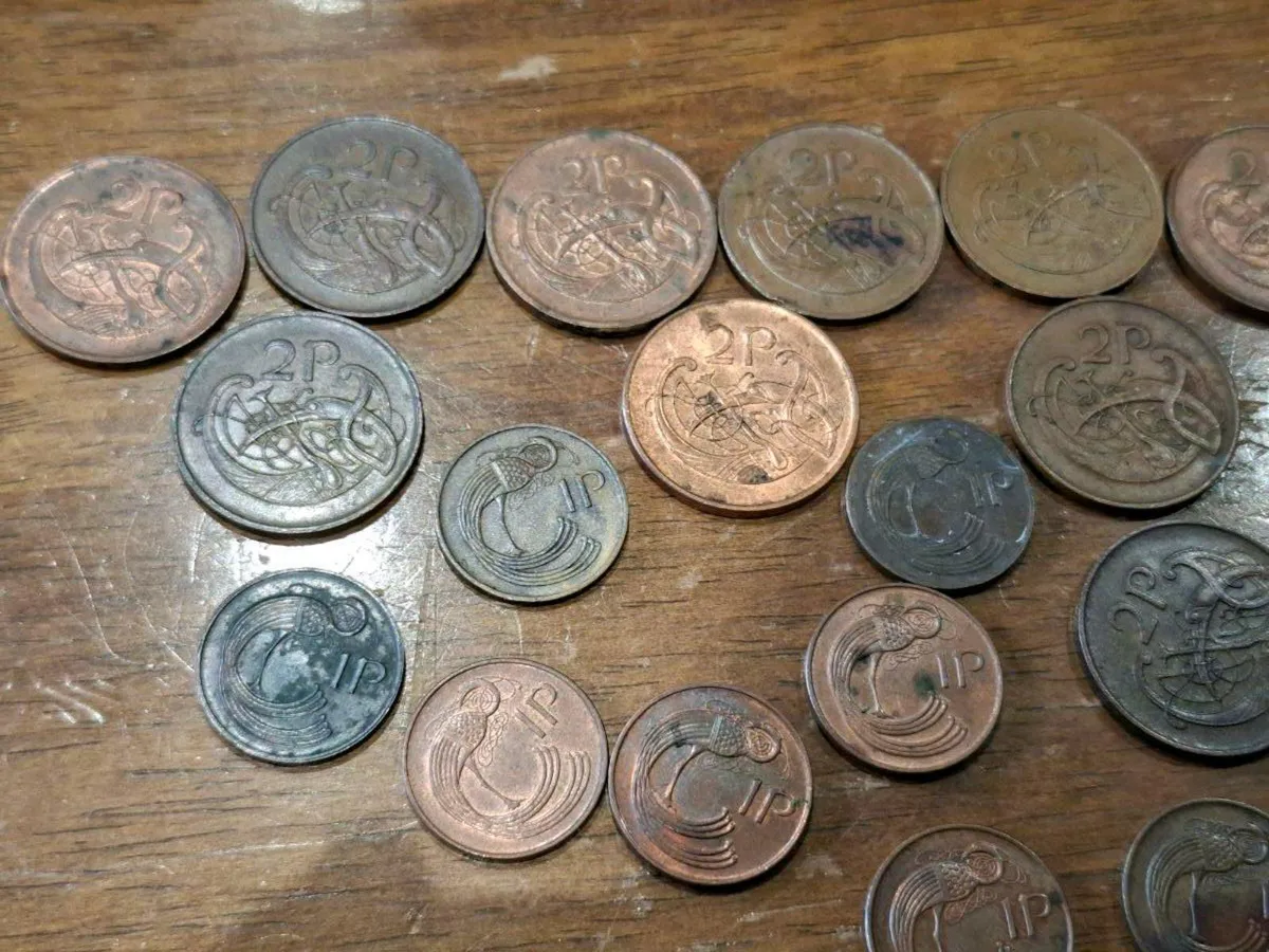 31 Old Irish one and Two pence coins - Image 2