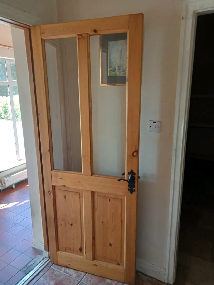 Solid pine 6 panel doors - Image 4