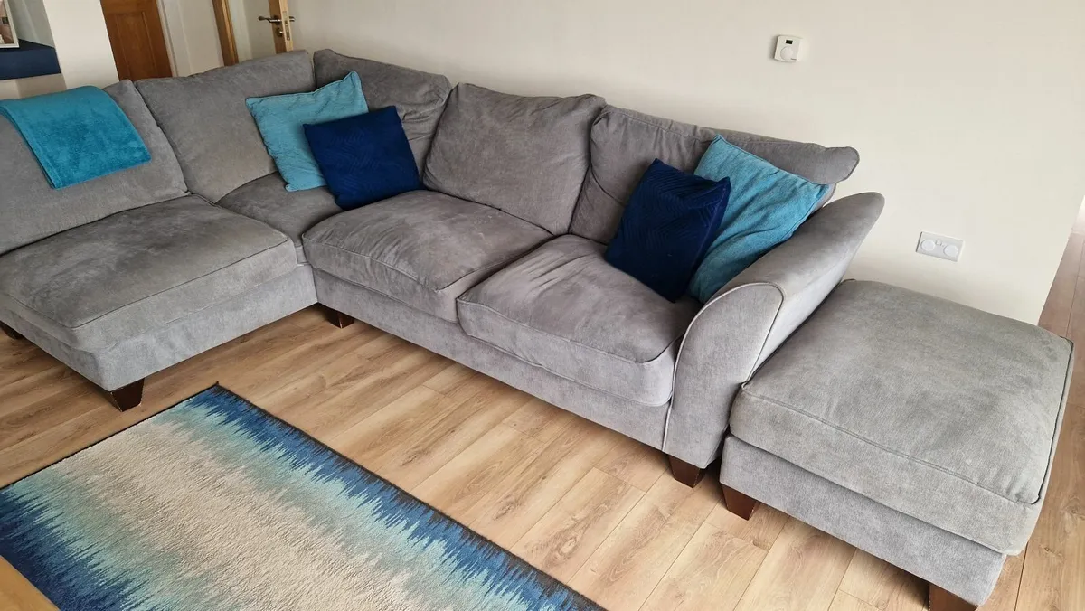Grey L shape couch - Image 1