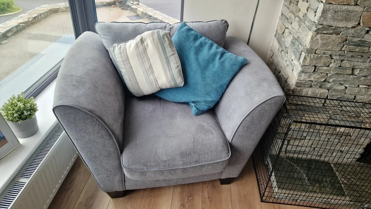 Grey L shape couch - Image 3