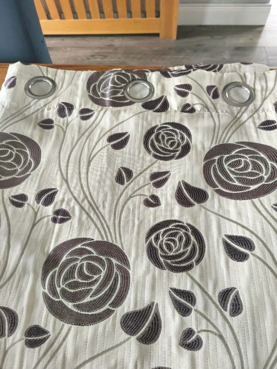 Curtains - Image 1