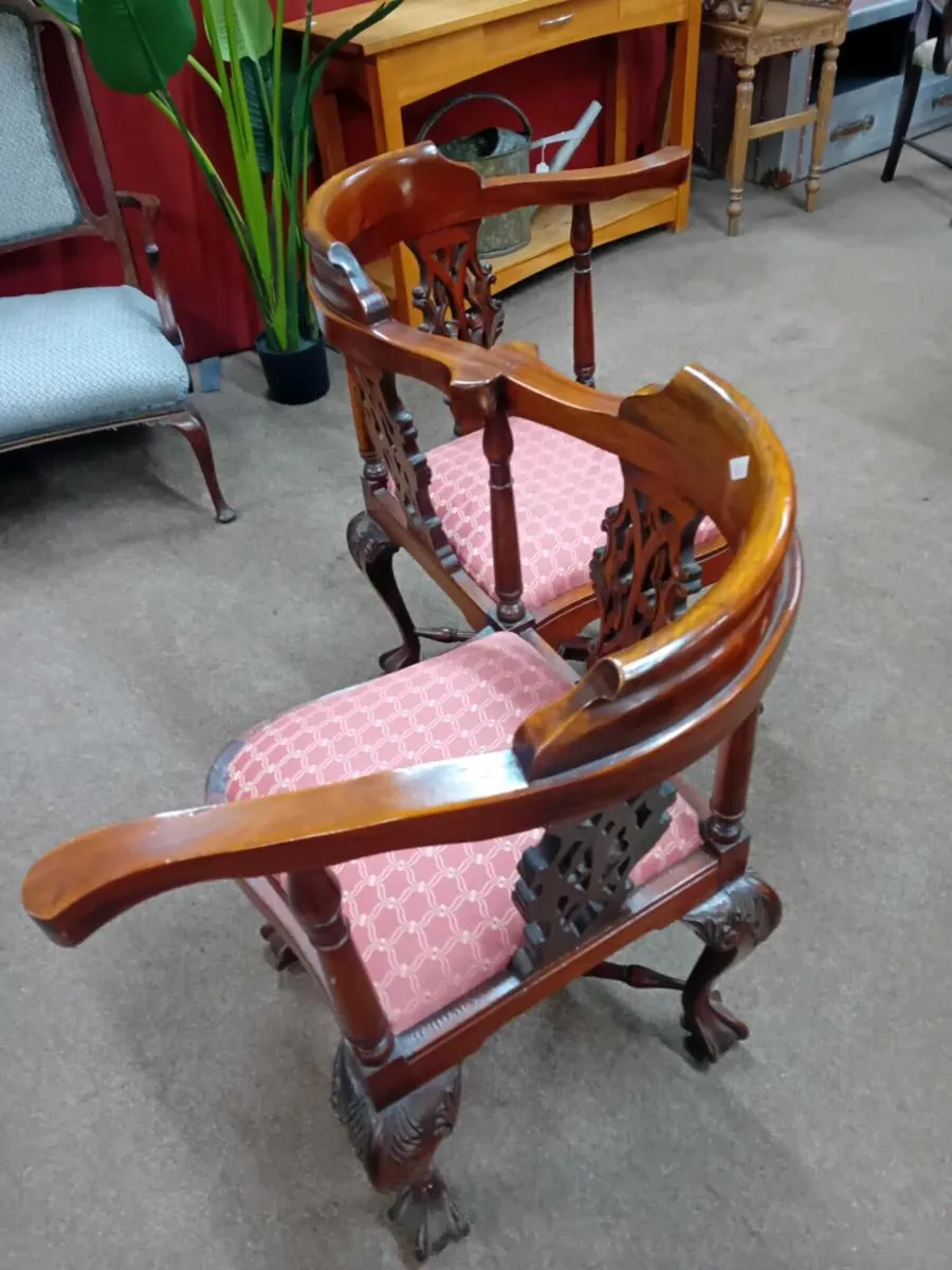 Decorative Reproduction Conversation Seat - Image 1