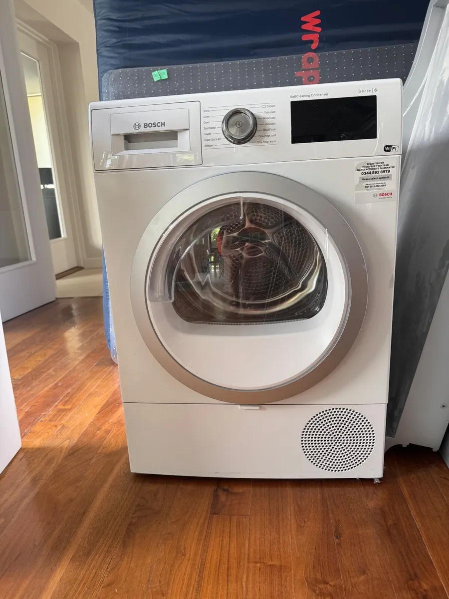 BOSCH Series6 Heatpump tumble dryer 9kg HALF PRICE - Image 1