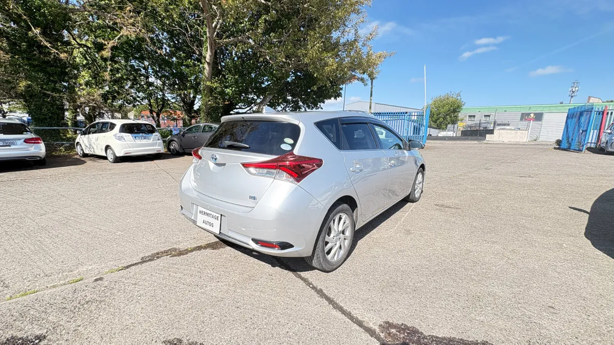Toyota Auris 1.8 HYBRID 2017 - Image 4