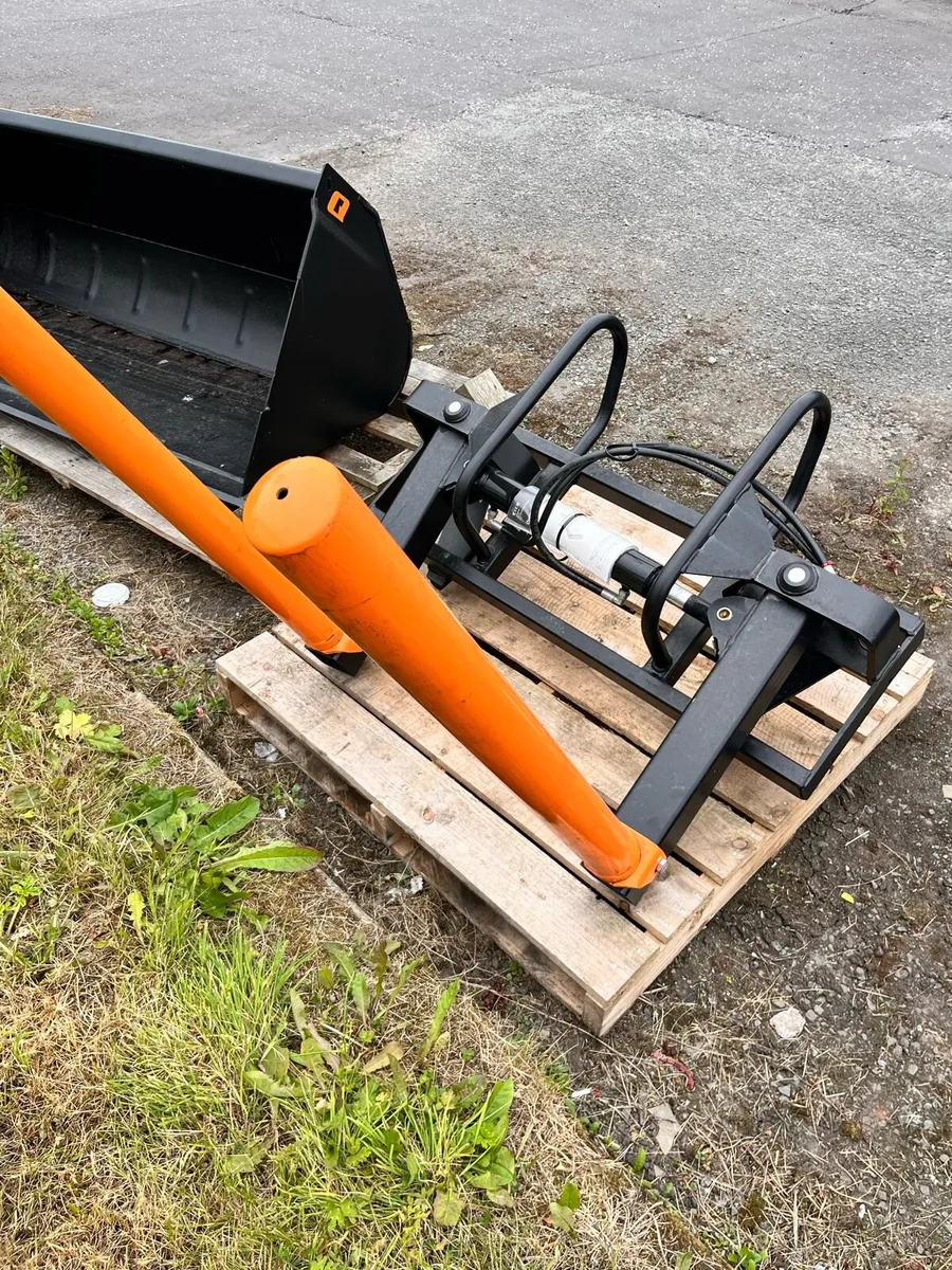 Bale Handler - Image 2