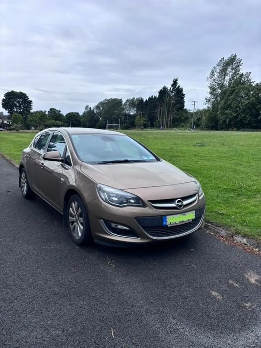 Opel Astra 2014 - Image 1
