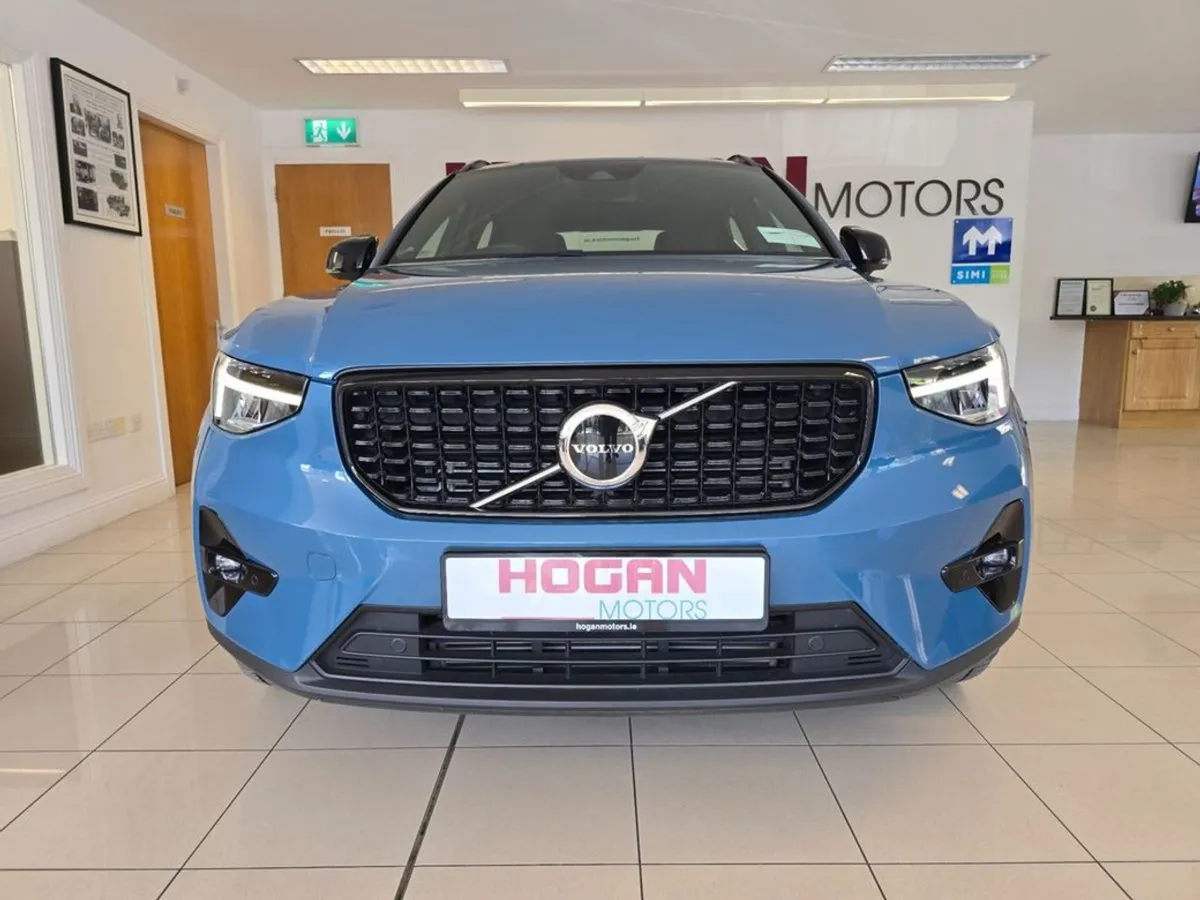 Volvo XC40 Recharge T4 Plus - Dark Phev Automatic - Image 2