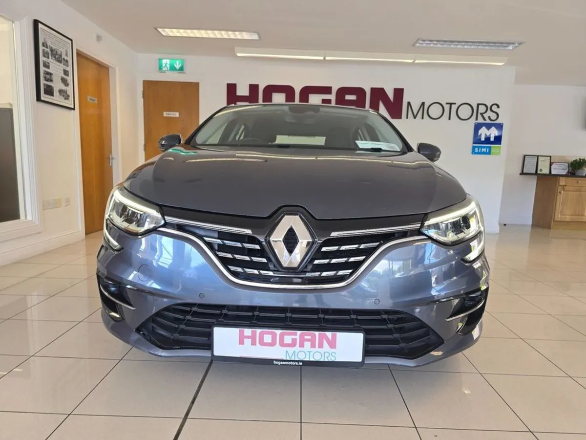 Renault Megane Iconic Petrol 5DR H/B Best Spec - Image 2