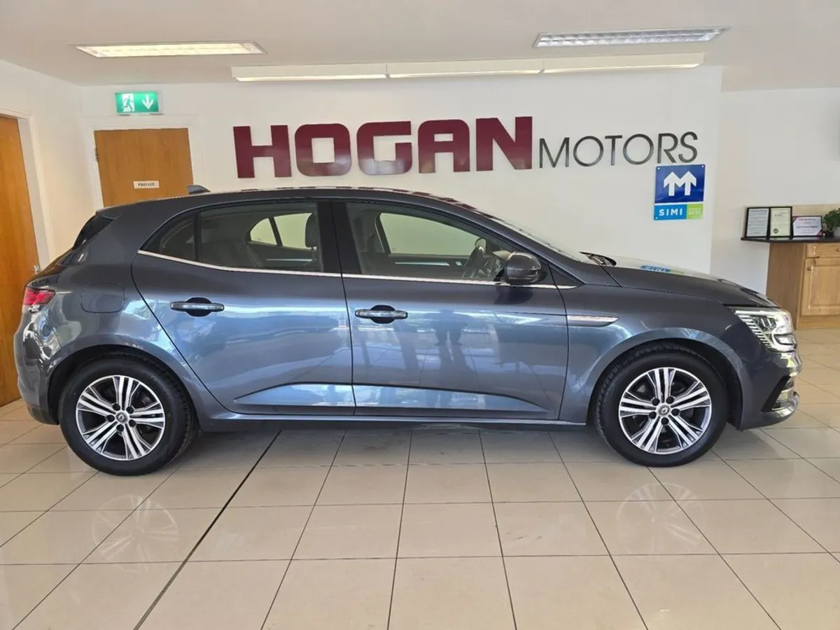 Renault Megane Iconic Petrol 5DR H/B Best Spec - Image 3
