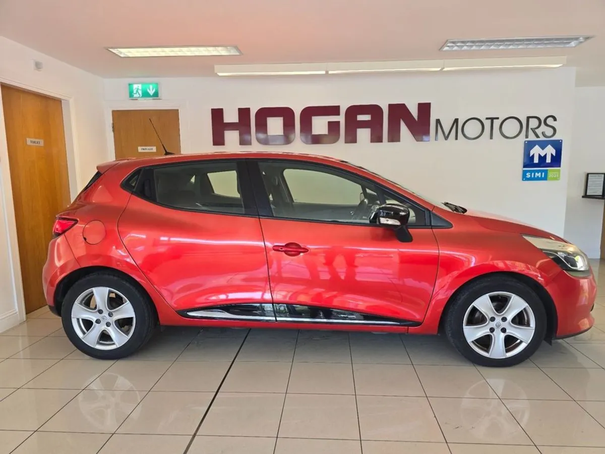 Renault Clio 1.2 Dynamique 5DR H/B - Image 3