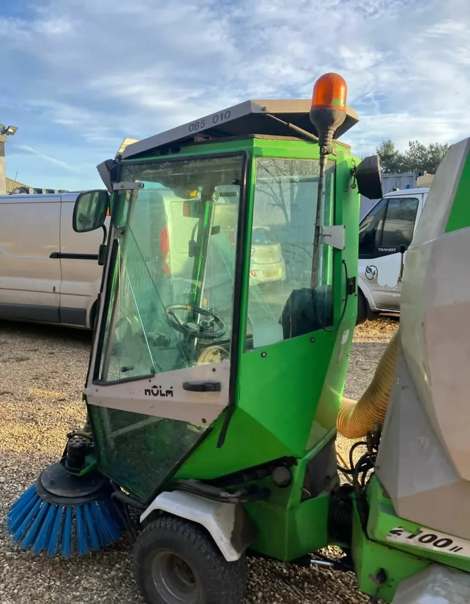 Egholm Diesel Mini Roadsweeper Road Sweeper - Image 2