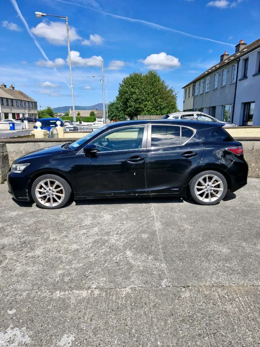 Lexus CT200H - Image 1