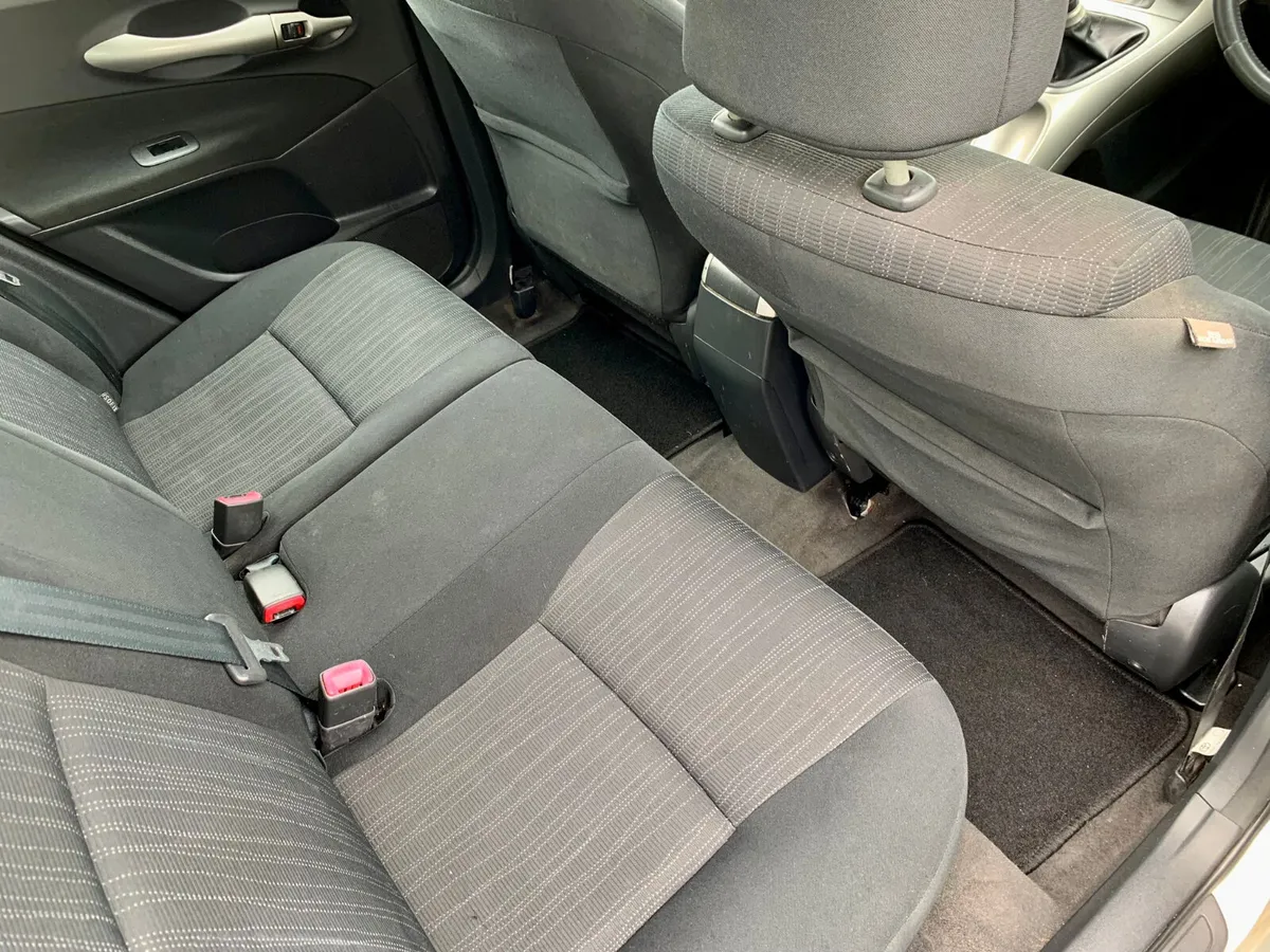 Volkswagen Golf 2010 1.6 TDI nct 12/25 tax 7/25 - Image 3