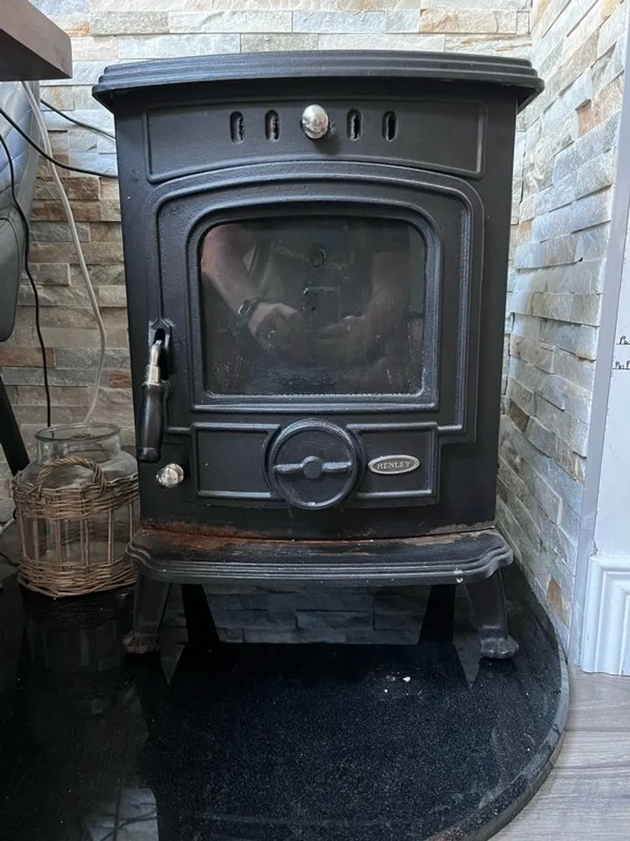 Henley stove - Image 1