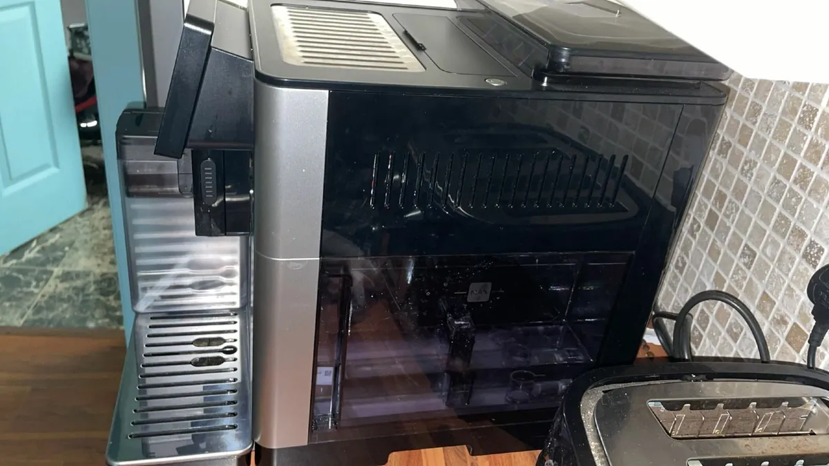 Delonghi coffee machine - Image 3