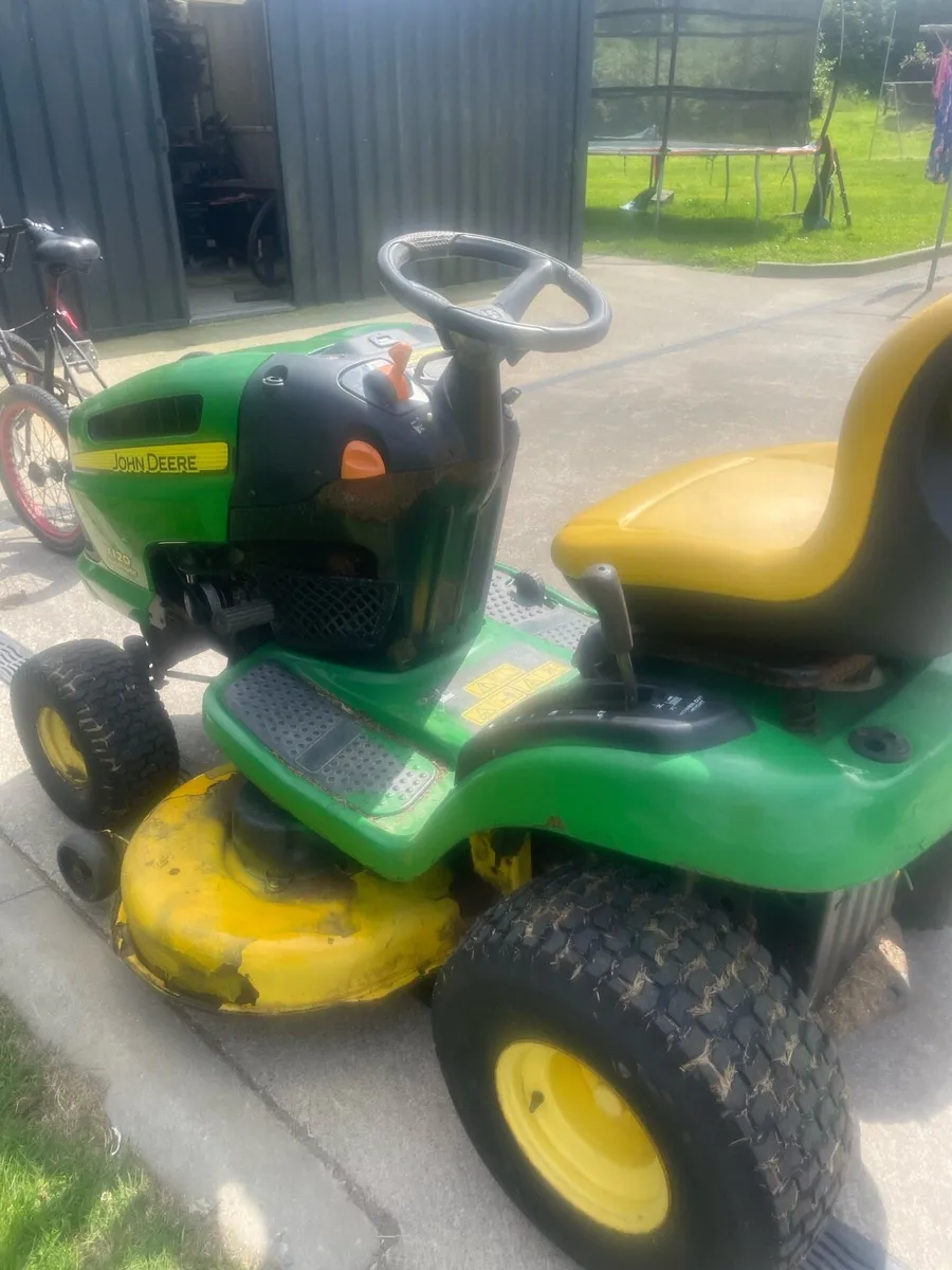 John Deere lawnmower x120 - Image 4