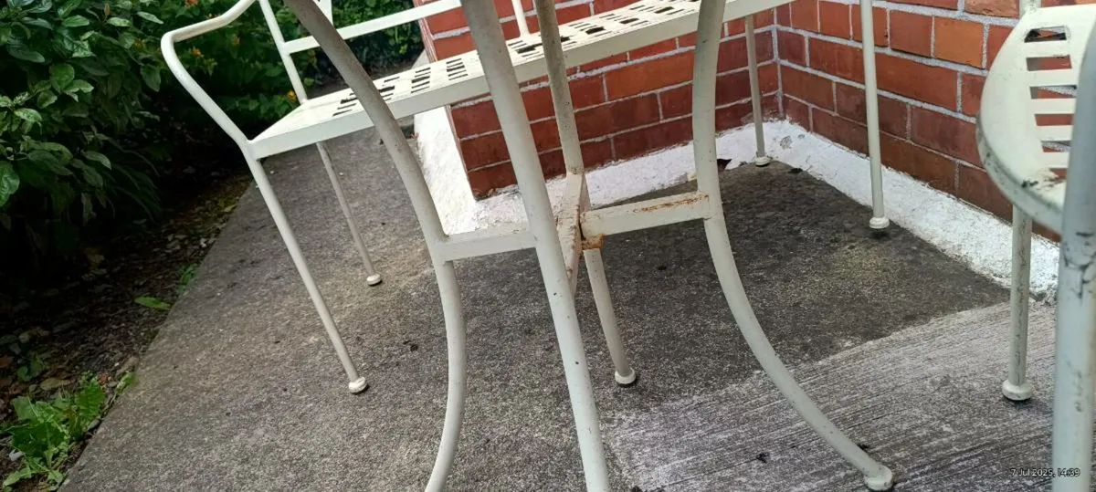 Vintage Patio Set - Image 4