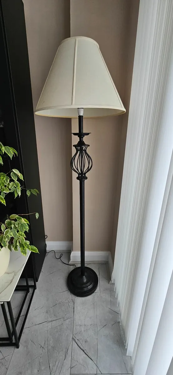 Tall lamp