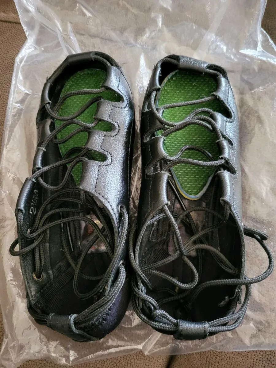 Hullachan hugs irish dancing shoes - Image 1