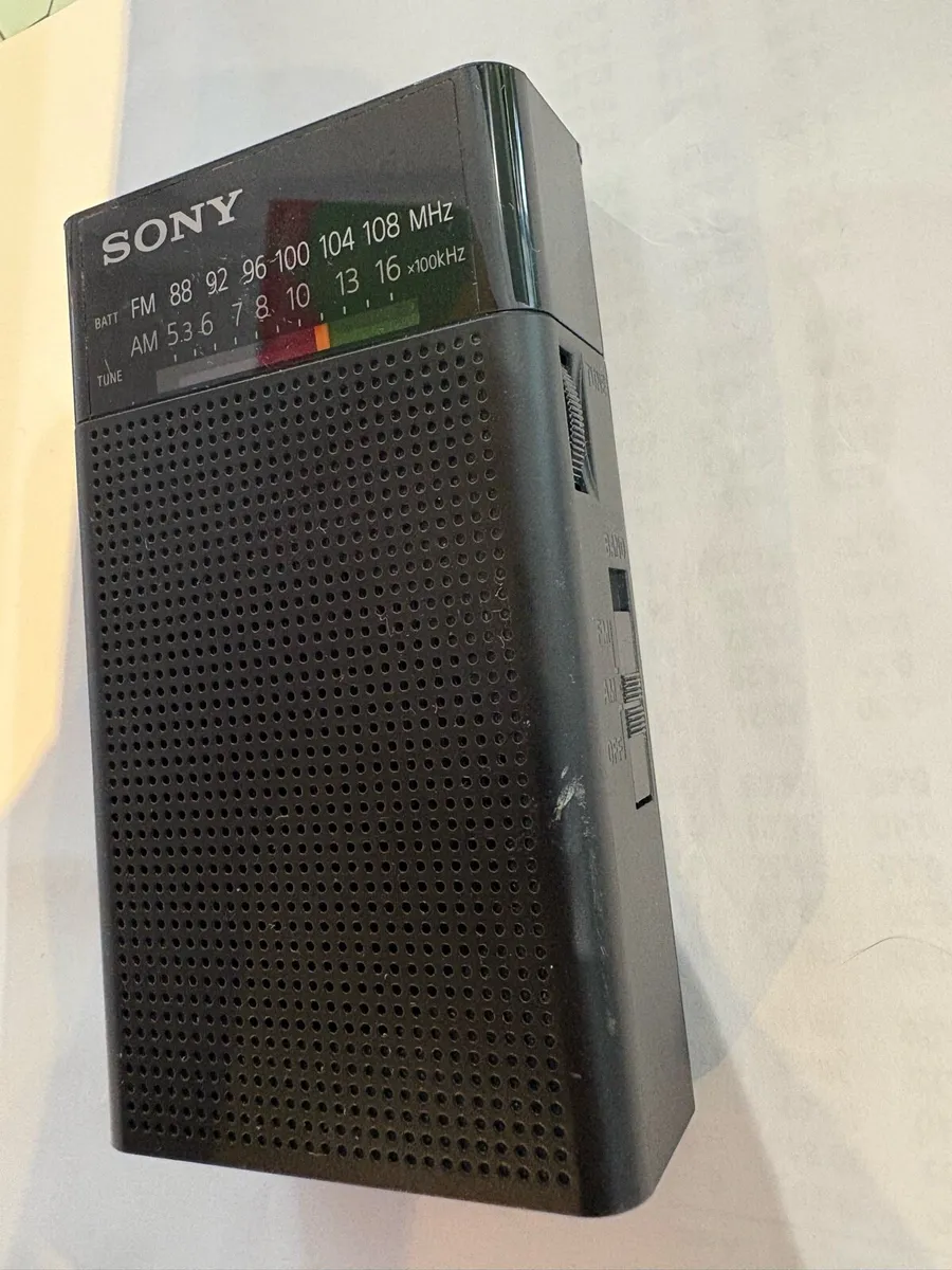 Sony ICF-P26 Portable Radio with Speaker - Image 3
