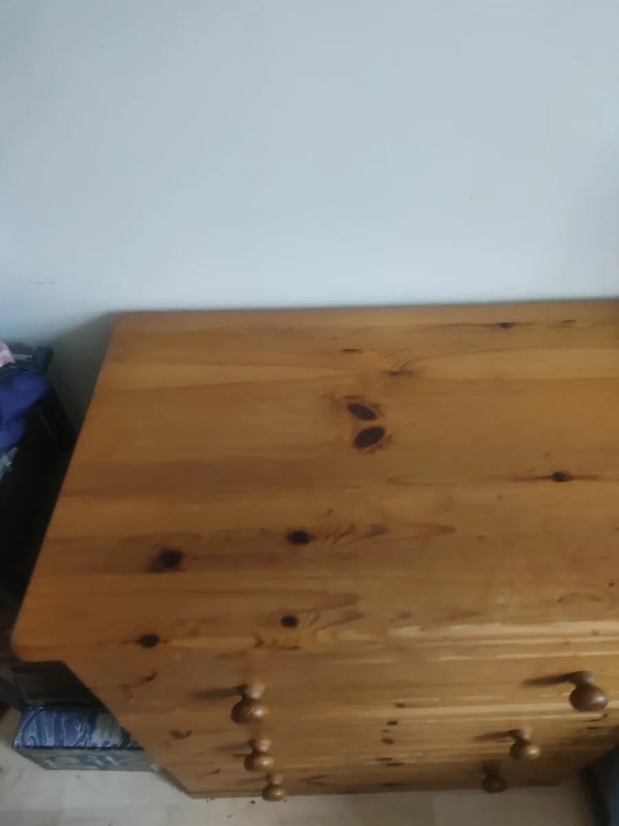 Oak chest of drawers in great condition - Image 2