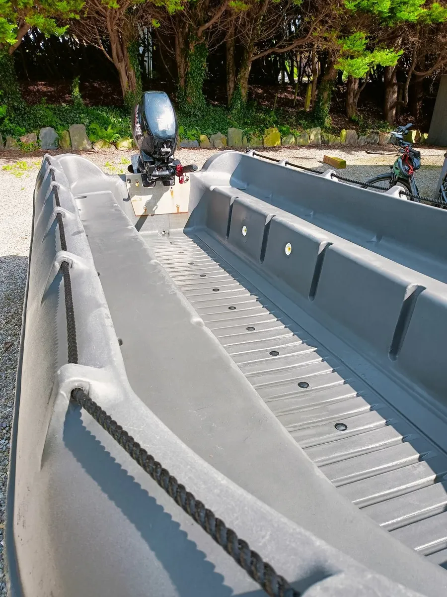 Whaly 435 PRO Boat/engine/trailer - Image 3
