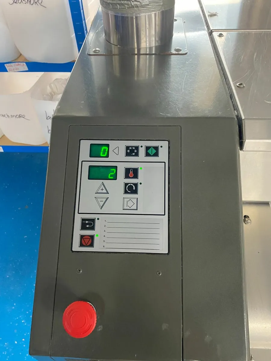 Commercial Linen Ironer - Image 4