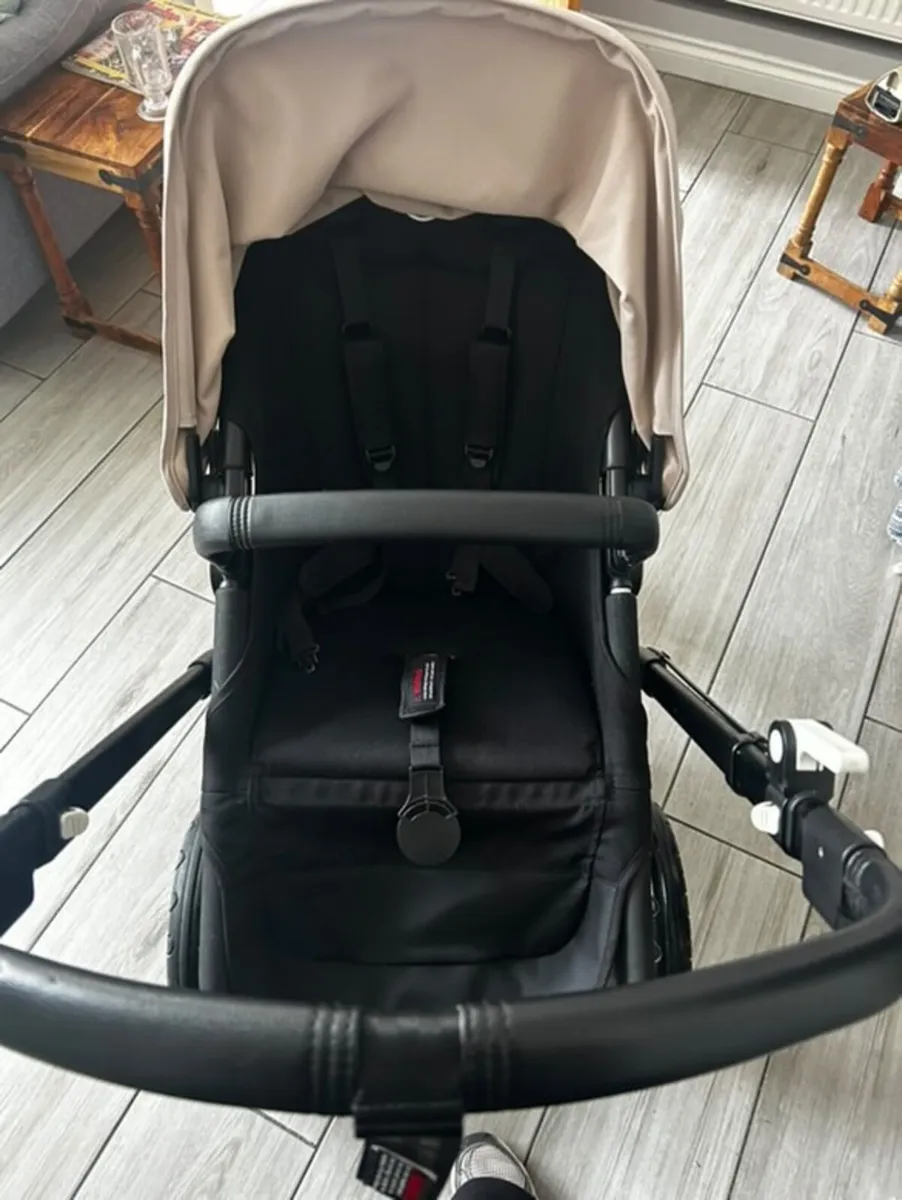 Pram - Image 1