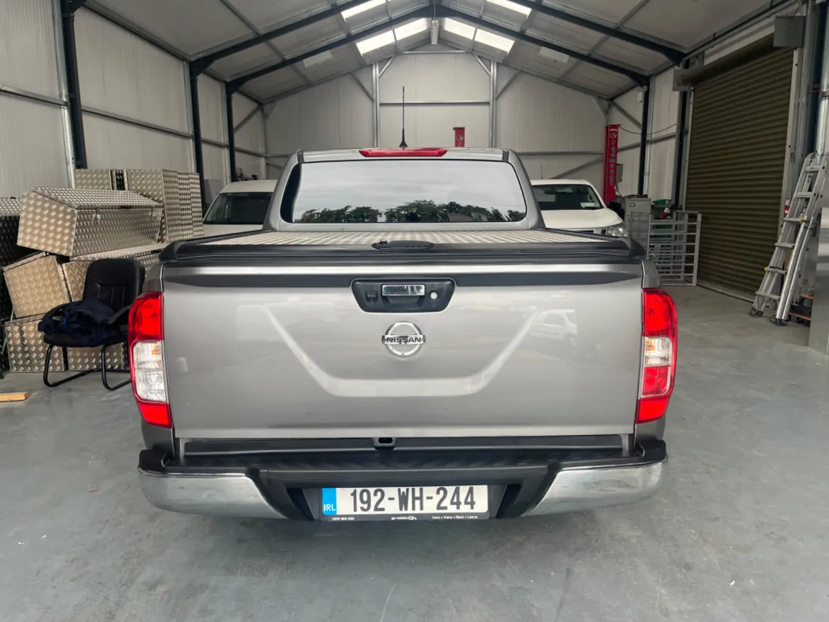192 Nissan Navara SVE Crew Cab 4x4 2.3L (New DOE) - Image 3