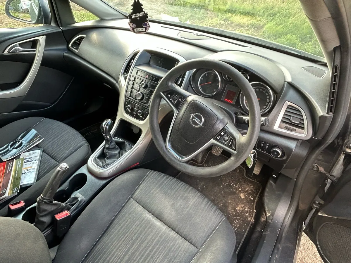 2012 opel astra 1.7 diesel - Image 4