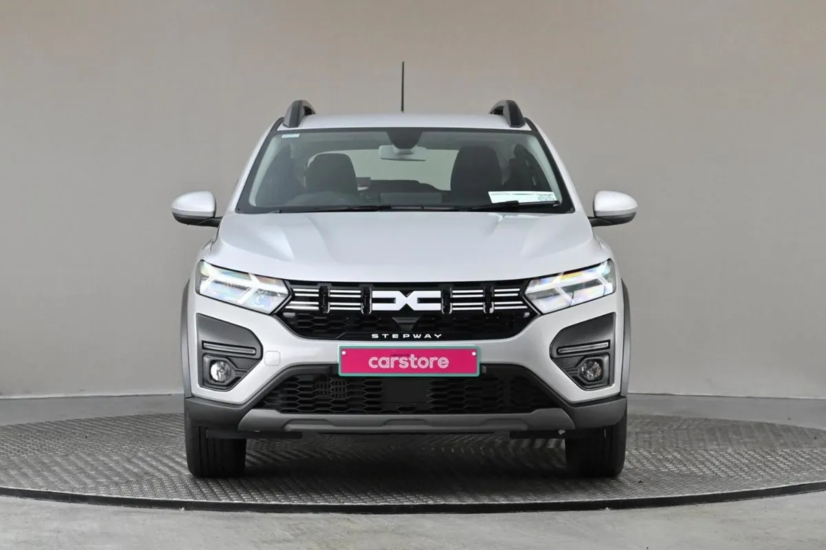 Dacia Sandero Stepway 1.0 TCe 90bhp Expression 6s - Image 2