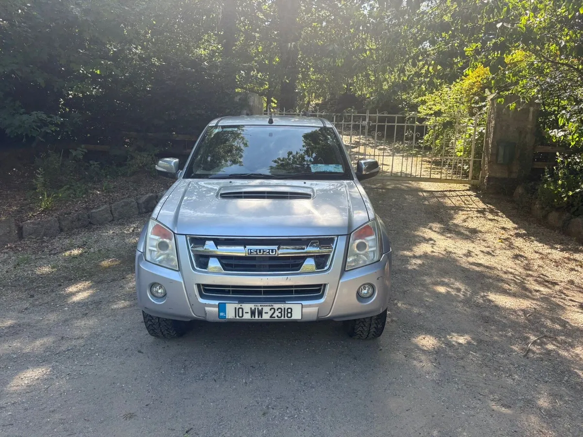 10 ISUZU DMAX - Image 2