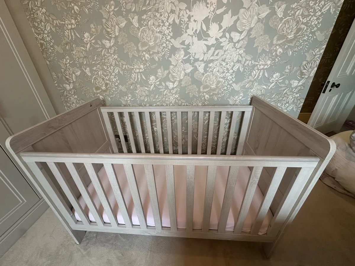 Cot - Image 1