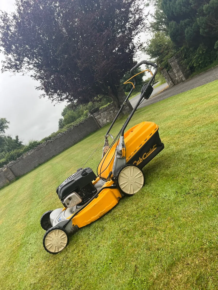 Cub cadet lawnmower - Image 1