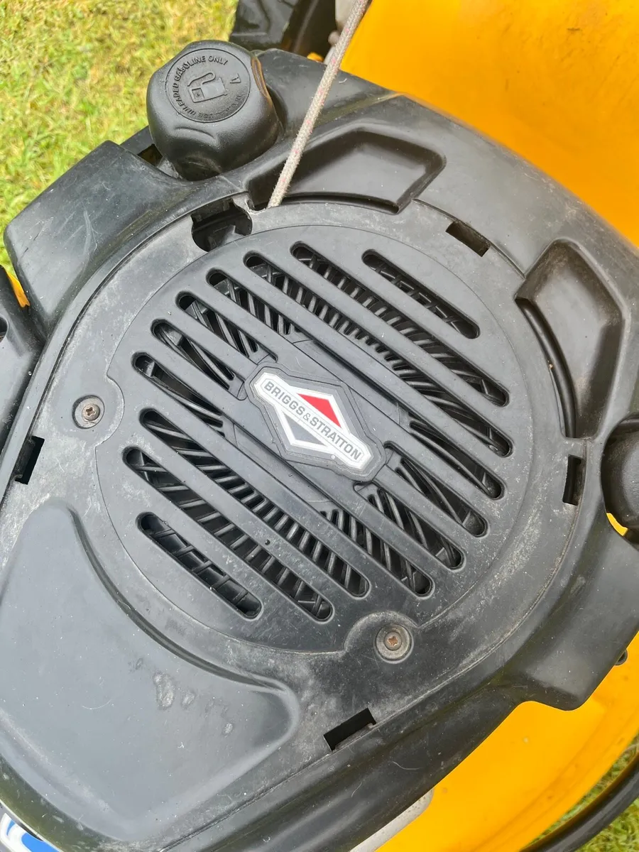 Cub cadet lawnmower - Image 3