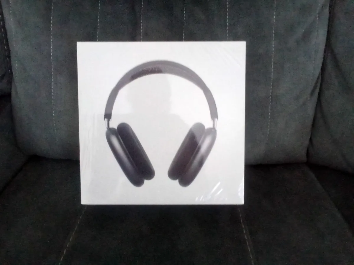 Airpod Maxes - Image 1