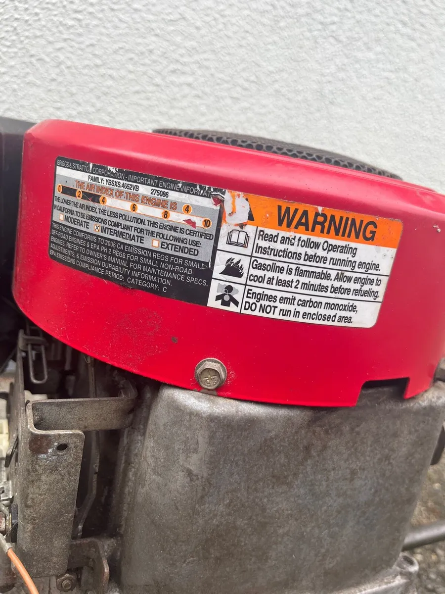 Briggs and Stratton engine - Image 4